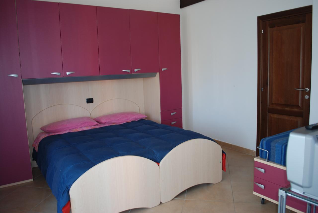 Bed and Breakfast Eldivin San Teodoro  Habitación foto